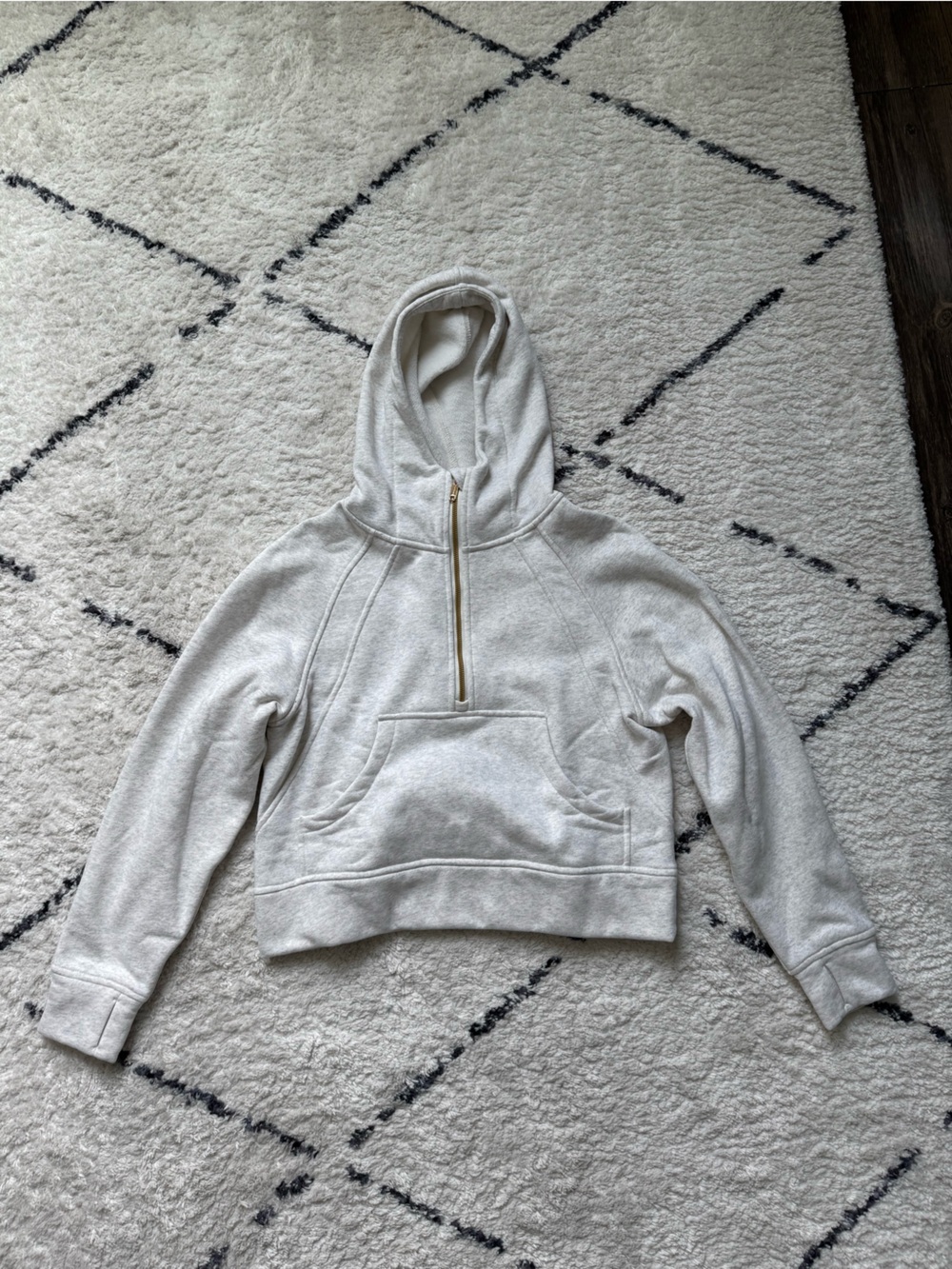 Cropped Light Grey Half-Zip Hoodie with Kangaroo Pocket